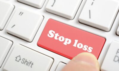 Hur fungerar en trailing stop loss?