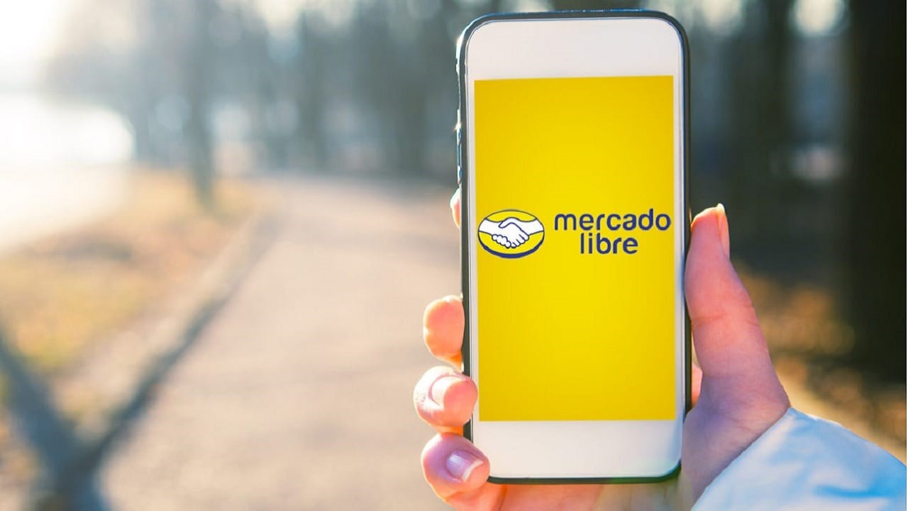 Latinamerikanska e-handelsjätten Mercado Libre avslöjar planerna för att acceptera Bitcoins. Företaget sade i slutet av april 2021 att det köpt 7,8 miljoner dollar i Bitcoins som en del av sin finansiella strategi.