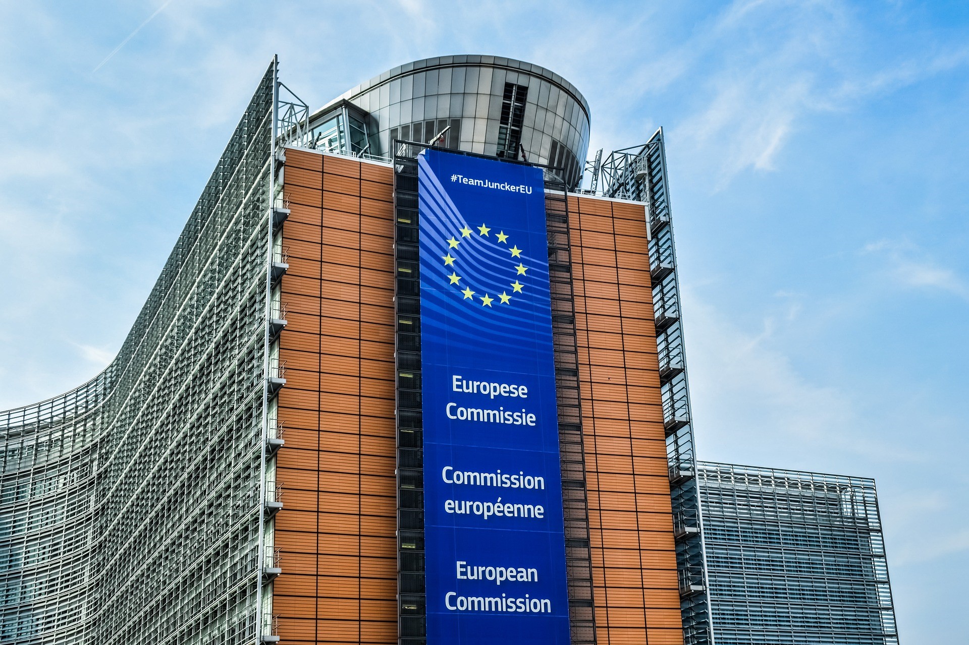Bryssel ska lägga fram förslag för att skapa en större transparens och minska kostnaderna för marknadsdata eftersom det syftar till att öka konkurrenskraften för EU:s ETF-industri.
