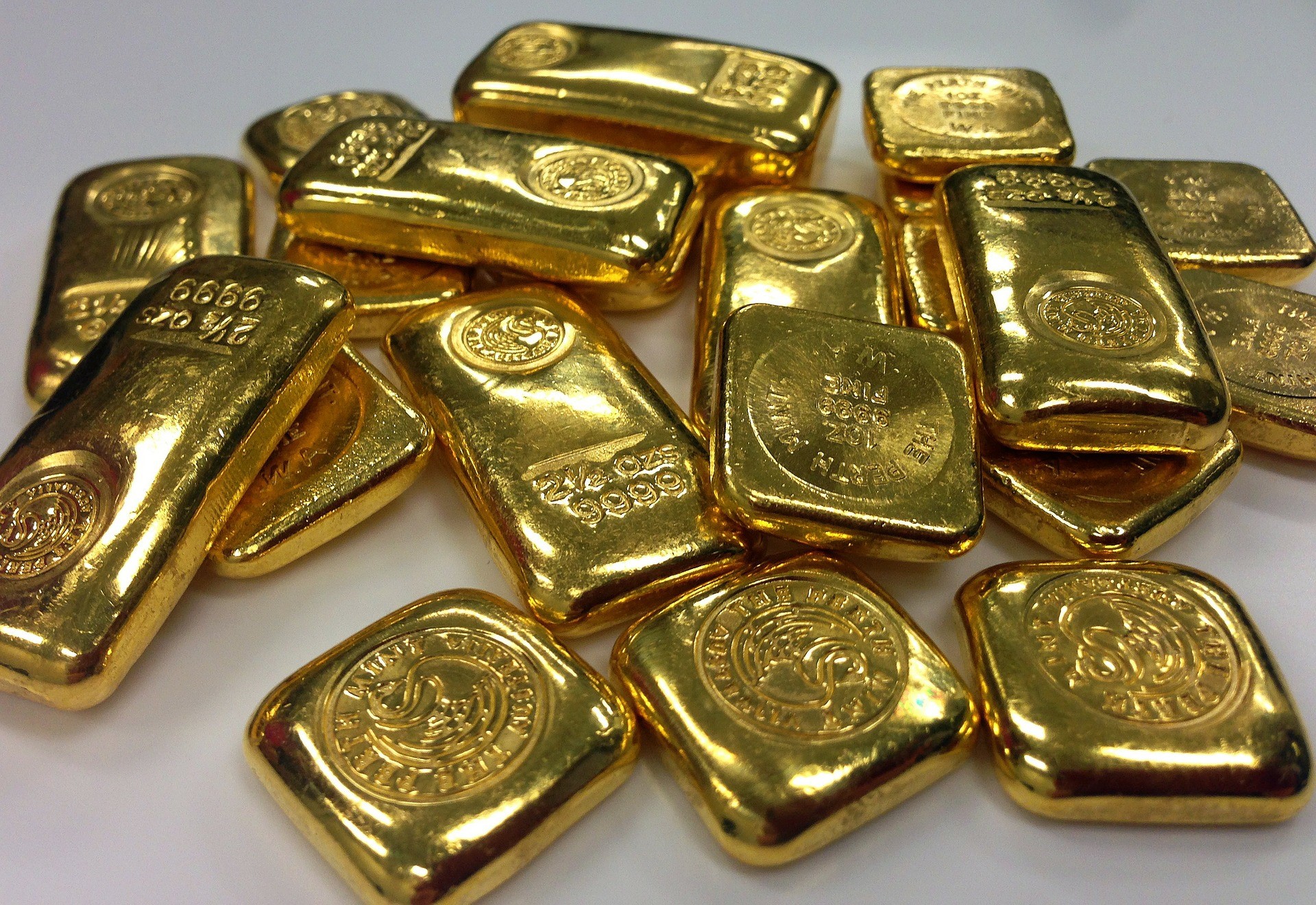 Royal Mint Physical Gold ETC (RMAU) innehar är nu ansvarigt och 100% producerade LBMA-ansvariga guldtackor producerade efter 2019.