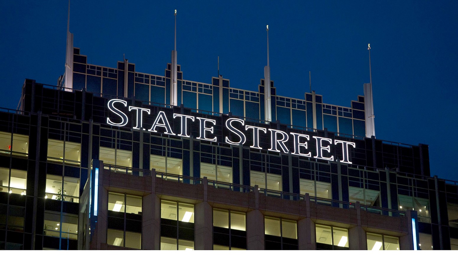 State Streets ETFer når biljon dollar i förvaltad volym. Denna imponerande siffra till trots så har State Street endast en tredjeplats bland förvaltarna.
