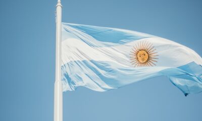 Möjligheter i enstaka länder kan ge investerare i börshandlade fonder (ETF) nödvändig portföljdiversifiering med fonder som Global X MSCI Argentina ETF (ARGT). Argentina upplevde redan en kraftig ekonomisk förbättring under andra halvåret. Liksom många tillväxtländer såg det dystert ut för Argentina med en ökning av covid-19-fall, men effekterna verkar minska. Detta är en ETF för den som tror på Argentinas återhämtning.