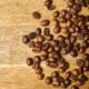 Varför är kaffe viktigt för traders? Hur kan du handla med kaffe? Med mer än 2,25 miljarder koppar kaffe som konsumeras dagligen utgör