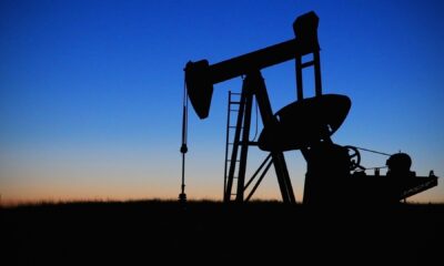 WisdomTree Petroleum 2x Daily Leveraged (LPET ETC) är utformat för att göra det möjligt för investerare att få en "hävstångsexponering" för en totalavkastningsinvestering i terminsavtal för petroleumråvaror genom att spåra Bloomberg Petroleum Subindex ("indexet") och ge en säkerhetsavkastning.
