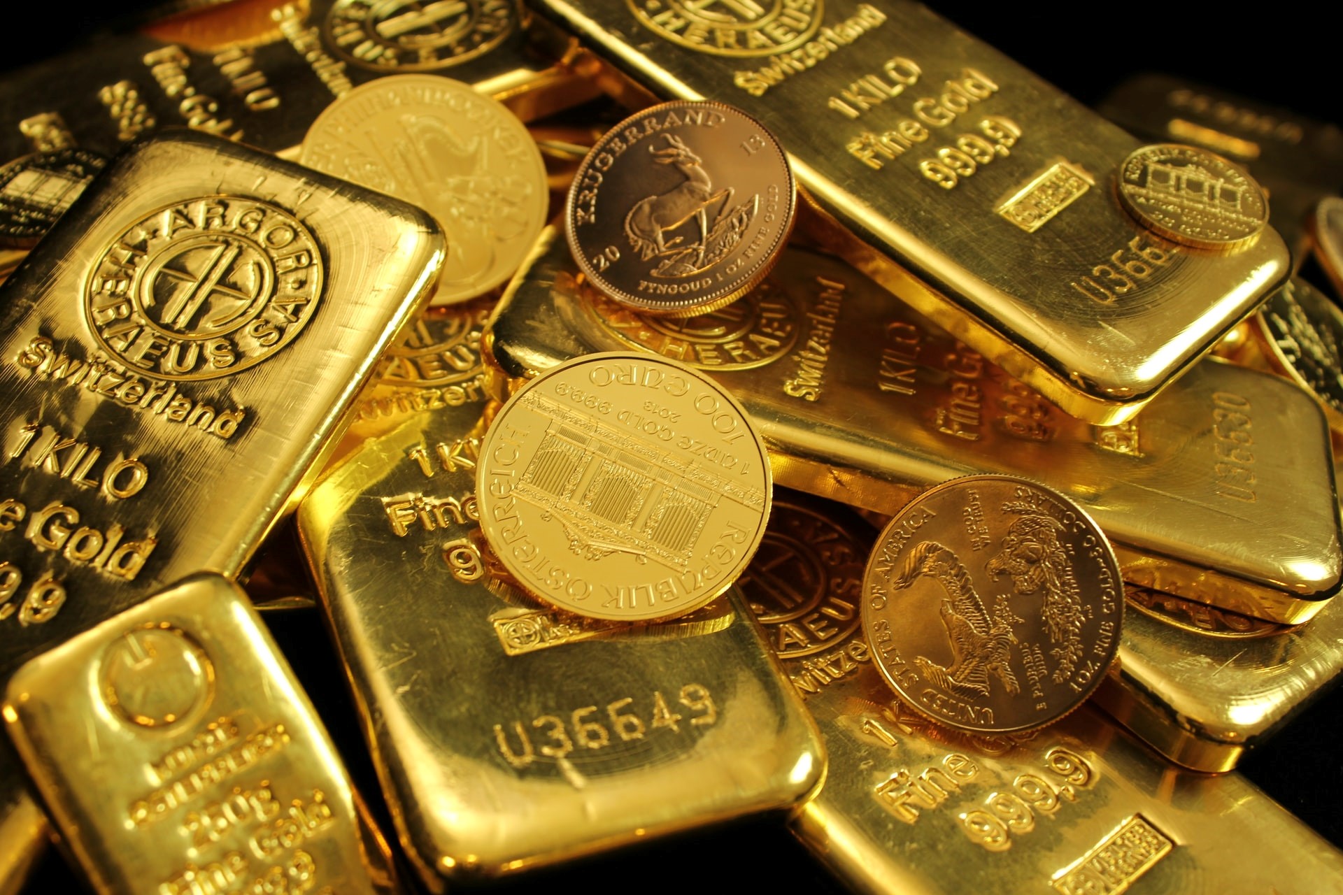 WisdomTree Gold 3x Daily Short (PCFN ETC) är en helt säkerställd, börshandlad råvara (ETC) utformad för att ge investerare en kort hävstångsexponering mot guld. Denna ETC ger en total avkastning som består av -3 gånger den dagliga prestationen för Solactive Gold Commodity Futures SL -index (SOLWSGC1), plus ränteintäkterna justerade för att återspegla avgifter och kostnader för produkten.