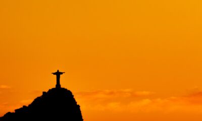 Brasiliens kreditbetyg allt lägre och i veckan fick världens finansmarknader se hur Brasiliens kreditbetyg hamnade allt längre in i skräpterritoriet när kreditvärderingsinstitutet Standard & Poor sänkte det brasilianska kreditbetyget till BB från tidigare BB+.