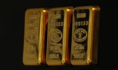 USCF Gold Strategy Plus Income Fund (GLDX ETF) förvaltas aktivt och syftar till att ge guldexponering samtidigt som man genererar intäkter genom att utfärda köpoptioner mot sitt guldinnehav och ränteintäkter. USCF Gold Strategy Plus Income Fund (GLDX ETF) som noteras på NYSEArca, kommer med en årlig förvaltningskostnad på 0,45 procent.
