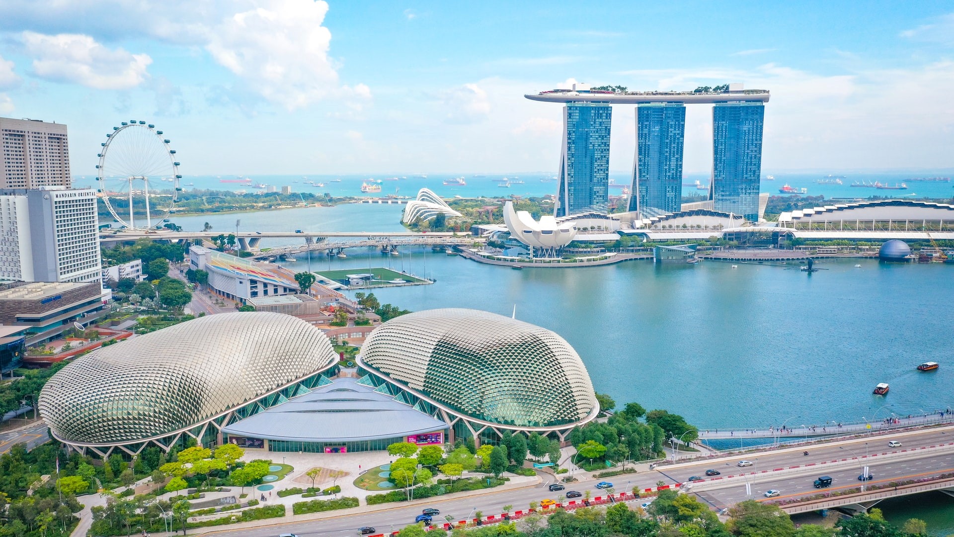 UBS ETF (LU) MSCI Singapore UCITS ETF (SGD) A-dis (UE24 ETF) strävar efter att före utgifter spåra utvecklingen för MSCI Singapore-index.