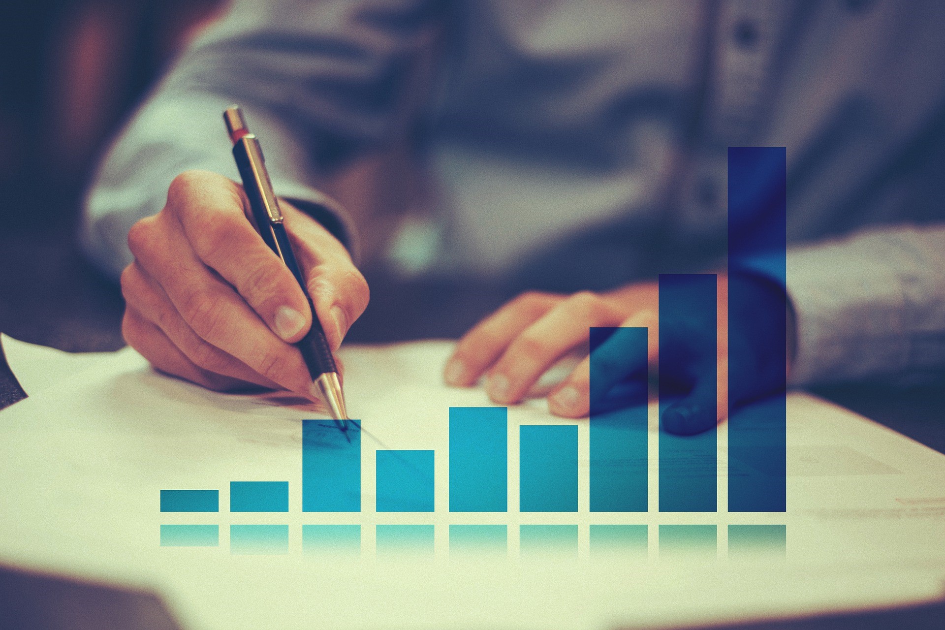 Xtrackers S&P 500 UCITS ETF 3C CHF (XDPC ETF) hedged investerar i aktier med fokus på USA. Utdelningarna i fonden återinvesteras (ackumulerar). S&P 500® (CHF Hedged) möjliggör en bred investering med låga avgifter på ca. 505 aktier.