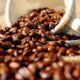 De inhemska kaffepriserna i Vietnam, världens största leverantör av robustabönor, nådde nästan den högsta nivån som Vietnamesiska kaffepriser handlats till på sex månaders under veckan. Rusningen av kaffepriset följer en ökning av globala priser och begränsade tillgångar, medan premierna sjönk i Indonesien när nya bönor började byggas upp.