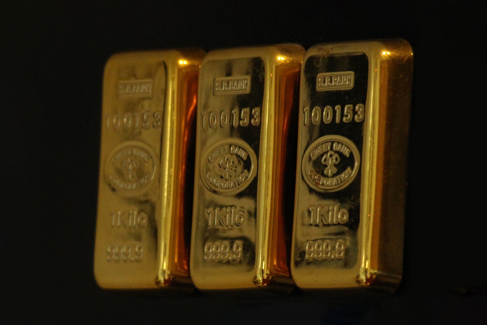 HANetf och Royal Mints guldbörshandlade råvara (ETC) har gjort den första fysiska leveransen, sin första fysiska inlösen när investeringsplattformen Wahed konverterade några av sina andelar till en guldtacka på ett troy ounce.