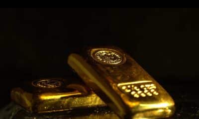 UBS (CH) Fund Solutions Carbon Compensated Gold ETF (USD) A-acc (GLDCO2 ETF) investerar i guld.