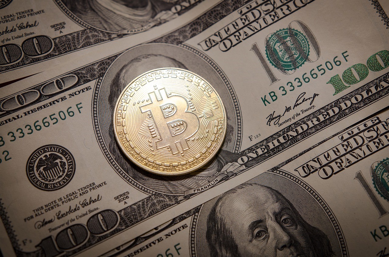 Priset på bitcoin kan skjuta i höjden med 521 procent från nuvarande nivåer. Bitcoin kan nå 180 000 dollar säger Fundstrat innan kryptovalutans planerade halvering i april 2024, enligt ett meddelande från Fundstrat.