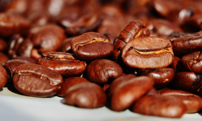 Kaffepriserna faller, New York arabica kaffe onsdag föll till den lägsta nivån på fem månader, medan juli robusta föll tillbaka från tisdagens nya all time high (data sedan 2008).