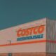 Guld har förvandlats till pengar för Costco, där försäljningen av guld som inleddes förra året har förvandlats till en kassako för detaljhandelsföretaget.