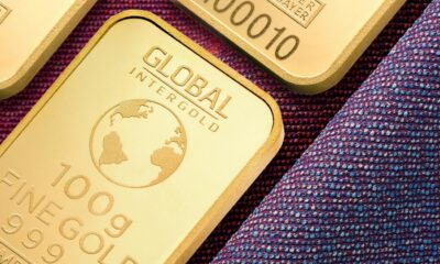 Användningen av återvunnet guld är absolut nödvändigt i smyckesindustrin för att möta efterfrågan, och det kommer rapporter om att vissa miljömedvetna varumärken beslutar att endast använda återvunna metaller.