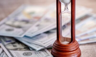 De flesta av oss har någon gång suckat över att de traditionella fonder som vi ville köpa blev så pass mycket dyrare än förväntat. De flesta som valt att investera i fonder är förvisso långsiktiga, och har inte för avsikt att daytrada med traditionella fonder. Oavsett detta kan det bli betydligt dyrare än tänkt om det tar lång tid att köpa traditionella fonder.