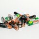 Högpresterande batterier är ett sätt att bättre och mer effektivt använda förnybar energi. Batterier och eldrifter hjälper också till att undvika föroreningar, till exempel i stadstrafik. Många elektroniska enheter, som mobiltelefoner och bärbara datorer, blev bara möjliga genom innovativa batterikoncept. Utvecklingen av kraftfulla batterier anses därför vara en förutsättning för många andra stora trender som elektrisk mobilitet och hållbar energiproduktion.