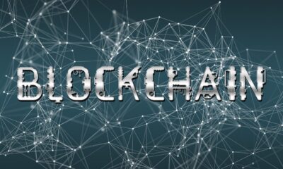 En blockkedja är en typ av datalagring där block av krypterad data baseras på varandra. Således är en oupptäckt manipulation av data inte längre möjlig vilket är en orsak till att investera i blockchain. Decentraliserad datalagring eliminerar behovet av central administration, vilket idag krävs för exempelvis värdepapper. Blockkedjeprincipen kan tillämpas på många branscher, processer och fall. Det är grunden för kryptovalutor som Bitcoin. Den kan också användas för kontrakt, för certifiering av äganderätter, inom logistik och för många andra ändamål.