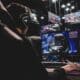 Att investera i esport, konkurrenskraftigt videospel, blir allt mer populärt. De första världsmästerskapen hölls i början av seklet och e-sportspelare har firats som popstjärnor i många år i Asien, särskilt i Sydkorea. I västländer har allmänhetens intresse för esport ökat på senare tid.