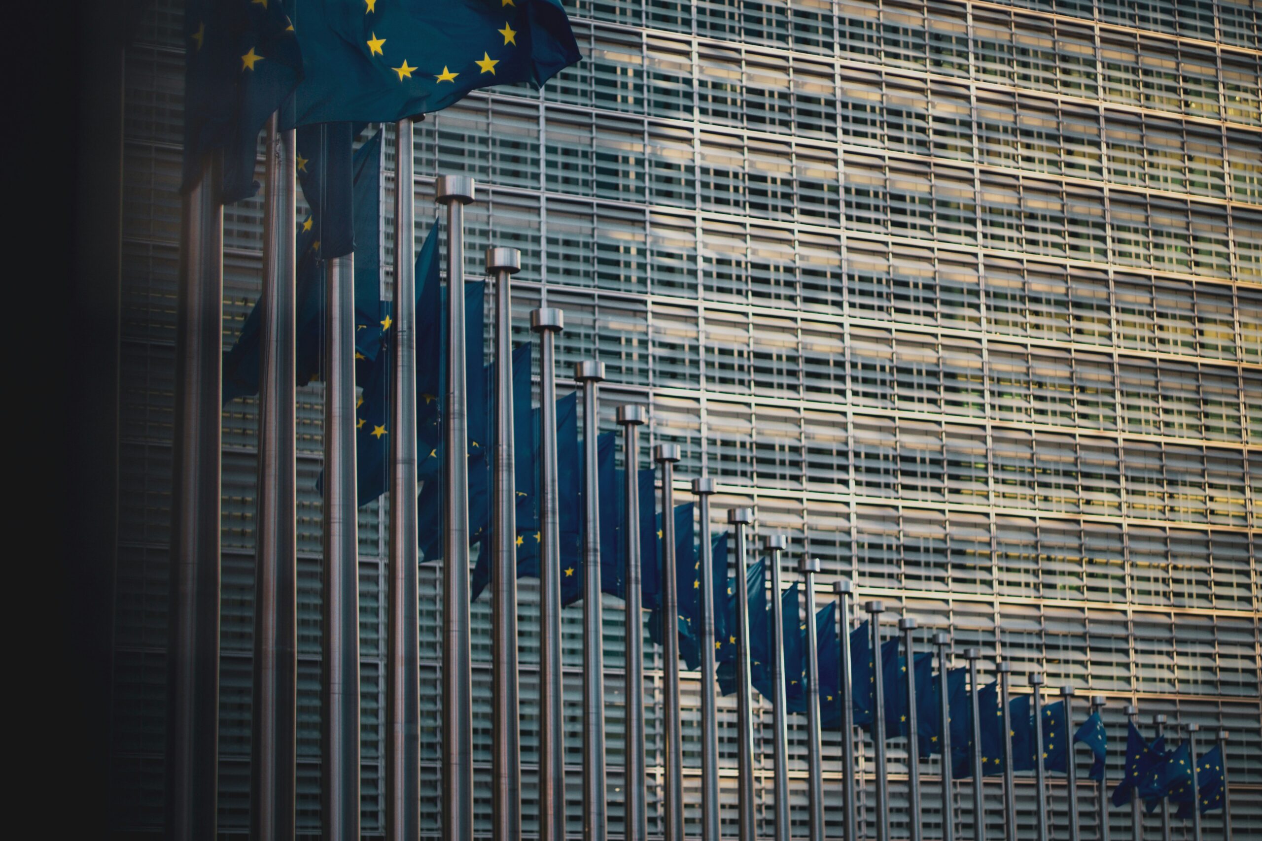 iShares STOXX Europe 600 UCITS ETF (DE) EUR (Acc) (EXIE ETF) med ISIN DE000A2QP4B6, försöker följa STOXX® Europe 600-indexet. STOXX® Europe 600-indexet följer de 600 största europeiska företagen.