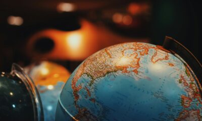 HSBC MSCI World UCITS ETF USD (Acc) (H4ZY ETF) med ISIN IE000UQND7H4 försöker följa MSCI World-indexet. MSCI World-indexet spårar aktier från 23 utvecklade länder över hela världen.