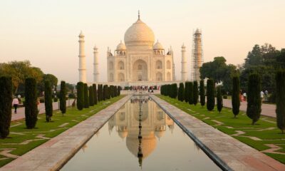 iShares India INR Government Bond UCITS ETF USD (Dist) (CEB5 ETF) med ISIN IE0004L9EID2, försöker följa Bloomberg Indian Government FAR Bond-index. Bloomberg Indian Government FAR Bond-index följer indiska statsobligationer med fast ränta.