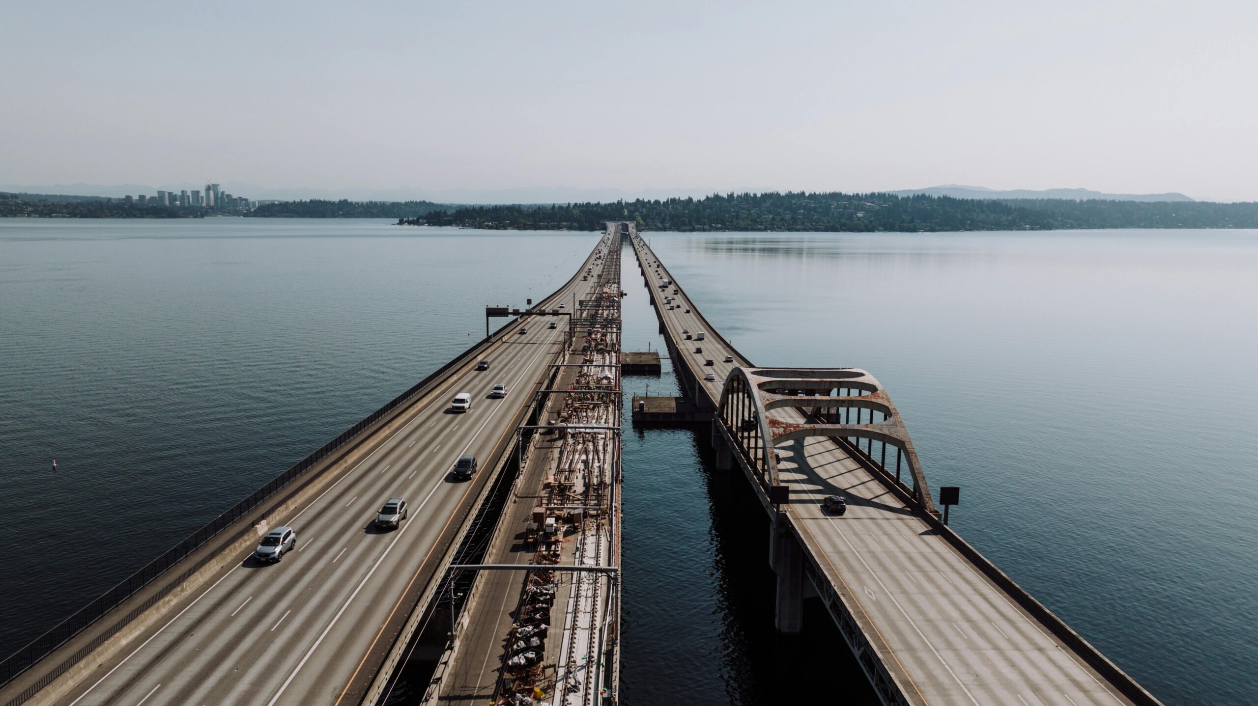 BNP Paribas Easy ECPI Global ESG Infrastructure UCITS ETF USD Capitalisation (BJLB ETF) med ISIN IE0006O3TTP9, försöker spåra ECPI Global ESG Infrastructure Equity-index. ECPI Global ESG Infrastructure Equity-index spårar 100 företag från den globala infrastruktursektorn. ESG-kriterier (environmental, social and governance) beaktas i urvalsprocessen.