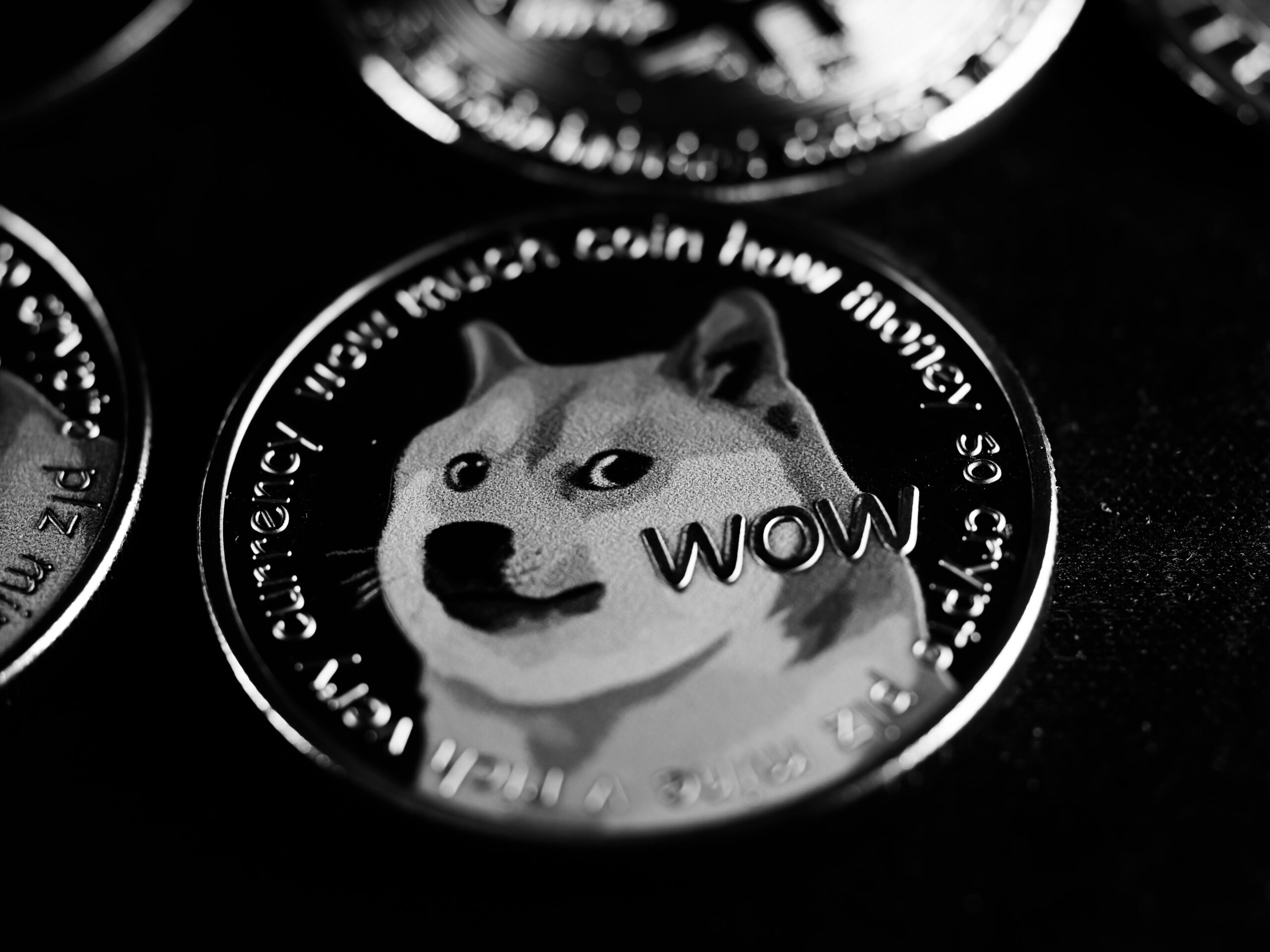 Valour Dogecoin (DOGE) SEK, med ISIN CH1108679320, är en börshandlad produkt (ETP) som spårar priset på DOGE, den inhemska kryptovalutan i Dogecoin-nätverket. Dogecoin är känt för sina snabba transaktionshastigheter och låga avgifter och erbjuder en effektiv lösning för digitala betalningar, vilket gör det till ett praktiskt val för vardagliga transaktioner. Med stöd av en av de mest passionerade och aktiva gemenskaperna inom kryptovalutaområdet har Dogecoin överskridit sitt ursprung som ett memmynt för att bli en symbol för tillgänglighet och inkludering inom digital finans. Med DOGE-tokens kan användare engagera sig i ett levande ekosystem som stöder välgörenhetsinitiativ, gräsrotsrörelser och innovativa användningsfall, vilket främjar en anda av nöje och samarbete i kryptovärlden.