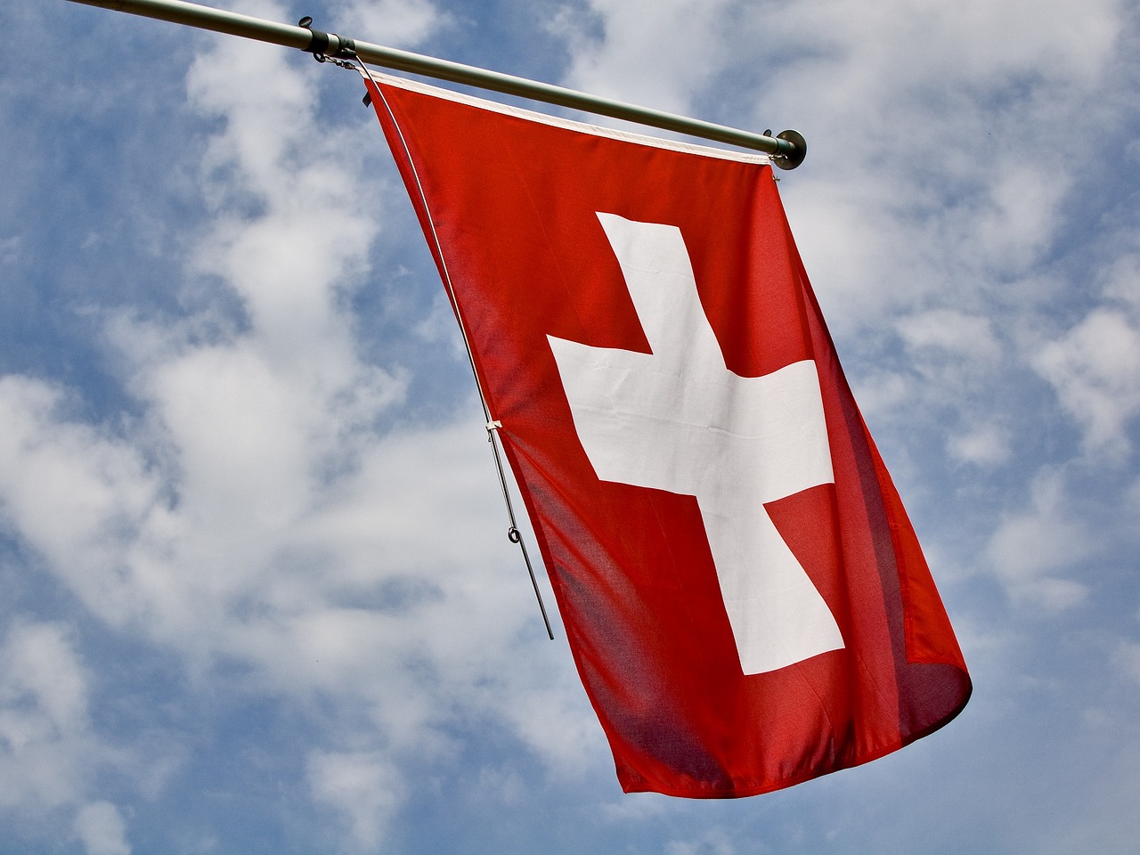 Leonteq CHF Overnight Return Index (EUR) ETP (ONCE ETP), med ISIN CH1390861222, försöker följa Leonteq CHF Overnight Return (EUR Hedged) index. Leonteq CHF Overnight Return (EUR Hedged)-index följer den schweiziska penningmarknaden och ger en avkastning på 1/360 av referensräntan Swiss Average Rate Overnight Zinssatz (SARON) per kalenderdag. Valutasäkrad till euro (EUR).