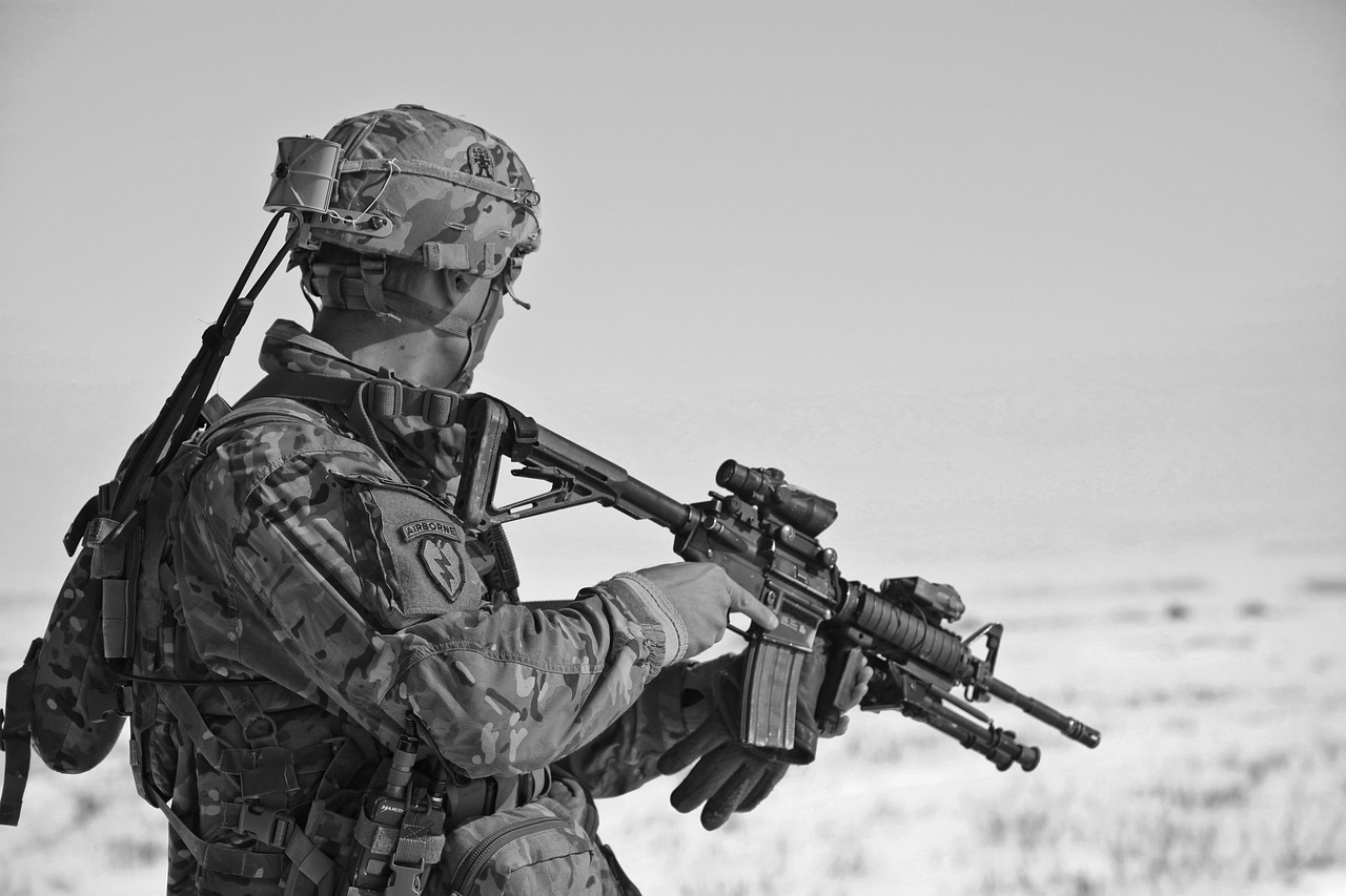 iShares Europe Defence UCITS ETF EUR (Acc) (DFNC ETF) ISIN IE000IAXNM41, syftar till att följa STOXX Europe Targeted Defence-indexet. STOXX Europe Targeted Defence-indexet följer utvecklingen för europeiska företag som är verksamma inom militär- eller försvarsindustrin.