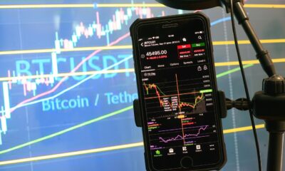 Rex Crypto Equity Income & Growth UCITS ETF (ASWM ETF) med ISIN IE0008BA4TY1 är en aktivt förvaltad börshandlad fond. ETFen ger tillgång till en covered call-strategi på amerikanska företag som är aktiva inom kryptovaluta- och digitala betalningsekosystem. En covered call-strategi kombinerar en lång position i en tillgång med försäljning av köpoptioner på denna tillgång.