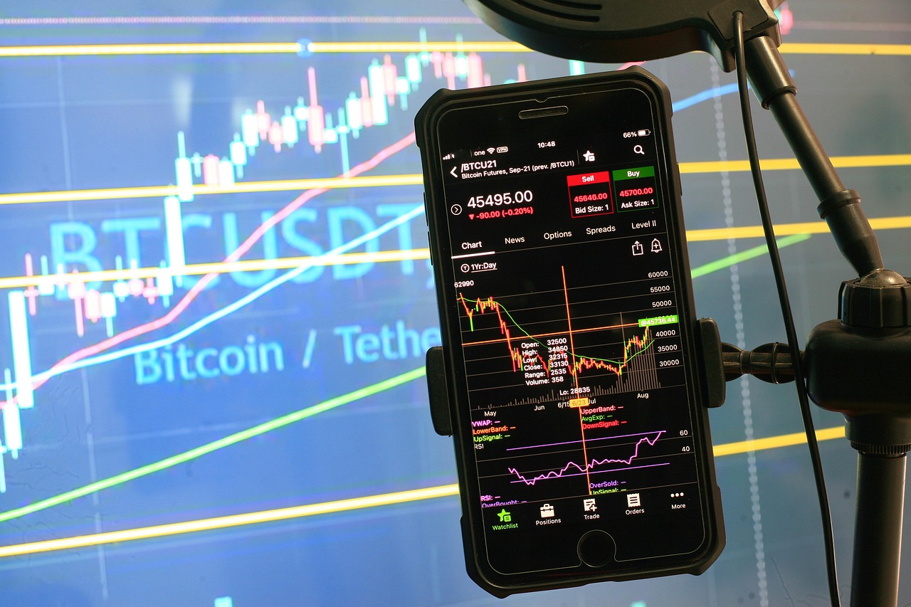 Rex Crypto Equity Income & Growth UCITS ETF (ASWM ETF) med ISIN IE0008BA4TY1 är en aktivt förvaltad börshandlad fond. ETFen ger tillgång till en covered call-strategi på amerikanska företag som är aktiva inom kryptovaluta- och digitala betalningsekosystem. En covered call-strategi kombinerar en lång position i en tillgång med försäljning av köpoptioner på denna tillgång.