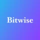 Bitwise NEAR Staking ETP ger investerare tillgång till NEAR-kryptovalutans utveckling i kombination med en staking-belöning. Staking gör det möjligt för kryptoinnehavare att tjäna belöningar. För detta ändamål är mynten låsta på blockkedjan för att validera nätverkstransaktioner. Investerare kan använda denna metod inte bara för att delta i kryptovalutans utveckling, utan också för att dra nytta av respektive staking-intäkter. Krypto-ETNen kan handlas i valutorna euro och amerikanska dollar.