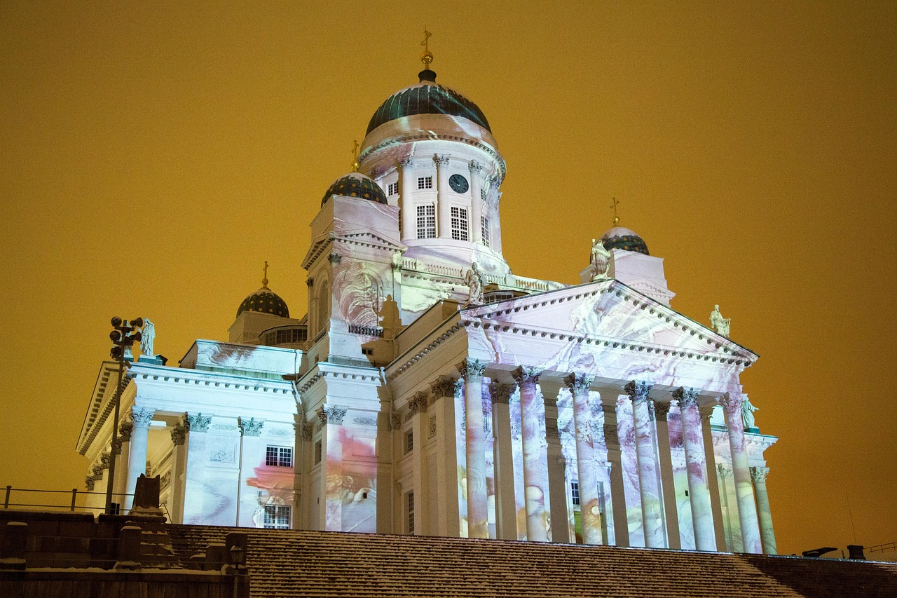 OMX Helsinki 25 (OMXH25, tidigare HEX25) är ett aktiemarknadsindex för de 25 mest omsatta aktierna på Nasdaq Helsinki-börsen. Det är ett prisavkastnings- och kapitaliseringsviktat index. Den maximala vikten för en enskild aktie är begränsad till 10 procent.