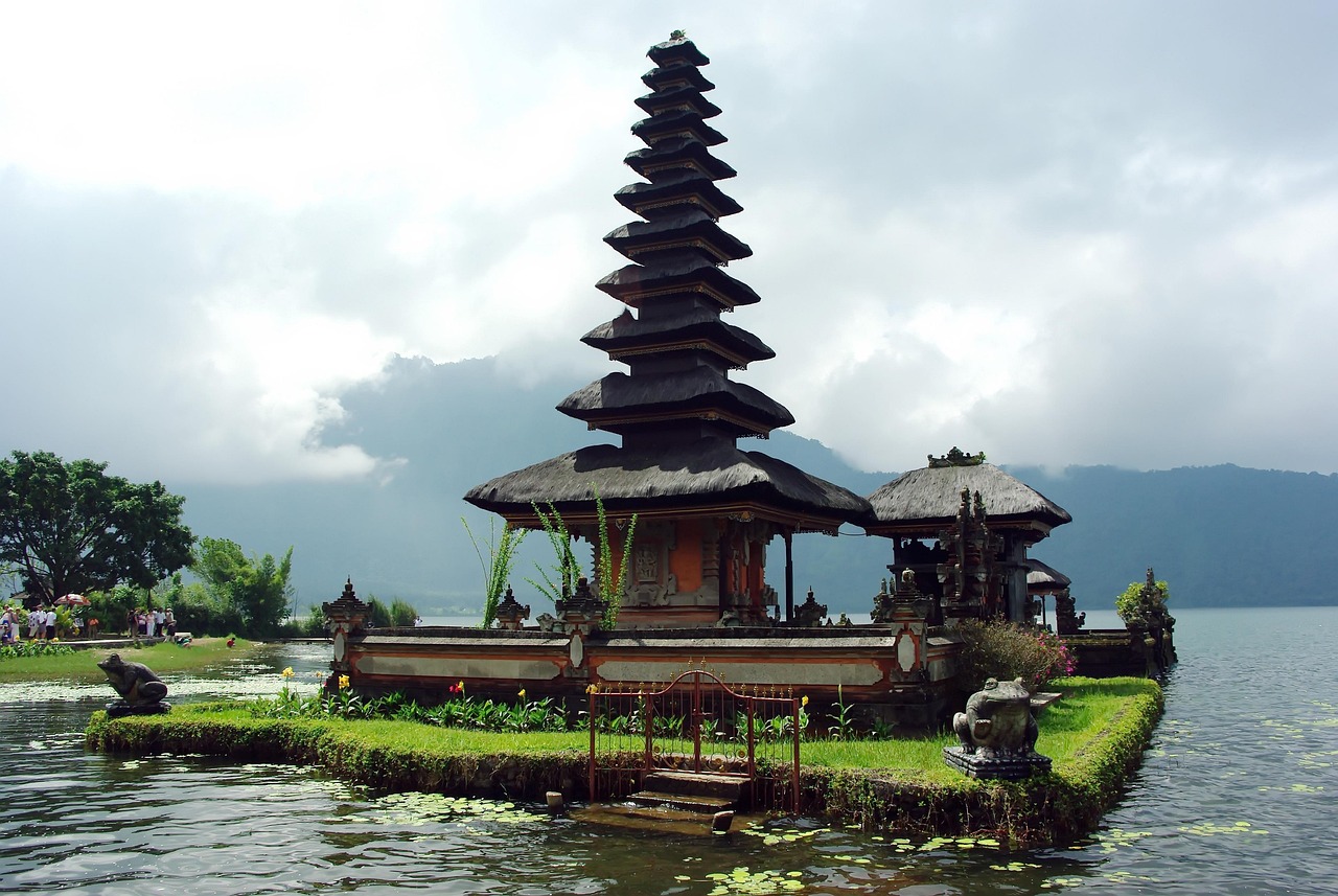 En Jasmin-obligation är en obligation denominerad i IDR som emitteras av en indonesisk enhet på den indonesiska inhemska obligationsmarknaden.