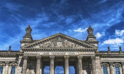 iShares EUR Govt Bond 0-1yr UCITS ETF EUR (Acc) (CEMK ETF) med ISIN IE000WV38GP5, syftar till att följa Bloomberg Euro Short Treasury (0-12 Months) Bond-indexet. Bloomberg Euro Short Treasury (0-12 Months) Bond-indexet följer eurodenominerade statsobligationer utfärdade av medlemmar i eurozonen. Löptid: 0-12 månader. Rating: Investment Grade.