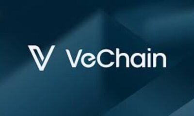 Valour VeChain (VET) (VALOUR VET SEK) med ISIN CH1108681581, är en börshandlad produkt som följer prisutvecklingen på VET, VeChain-nätverket egen kryptovaluta. VeChain använder sin egen blockkedja, VeChainThor, som är utvecklad för företag och används bland annat för att spåra leveranskedjor, verifiera produkter och dela data i realtid. Nätverket har två olika tokens: VET, som bär värde, och VTHO, som används för att betala transaktionsavgifter. Denna modell gör att kostnaderna hålls stabila och förutsägbara. VeChain använder ett Proof-of-Authority-system där godkända validerare driver nätverket, vilket gör det snabbt, effektivt och energisnålt. Med verktyg som ToolChain blir det enklare för företag att börja använda blockkedjeteknik.