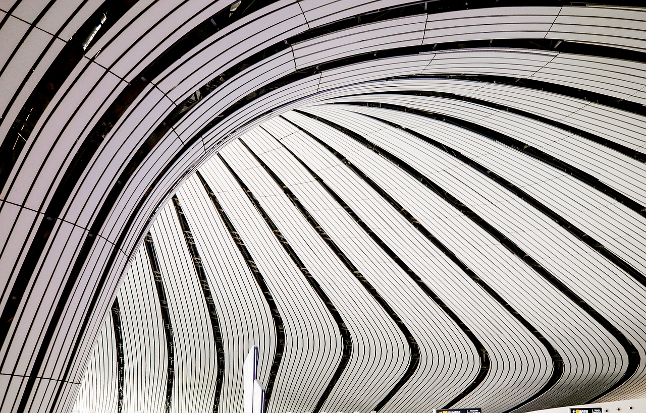 UBS MSCI World Mega Cap UCITS ETF USD acc (WOMC ETF) med ISIN IE000RTQ5X23, syftar till att följa MSCI World Mega Cap 18% Capped Specified-indexet. MSCI World Mega Cap 18% Capped Specified-indexet följer de största företagen i MSCI World-indexet.