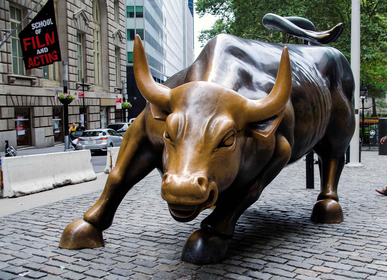 First Trust Vest U.S. Equity Max Buffer UCITS ETF – September (FTMS ETF) med ISIN IE0009DRFET8, är en aktivt förvaltad fond som strävar efter att ge investerare avkastning (före avgifter och kostnader) som matchar prisavkastningen för S&P 500® Index (”Indexet”) upp till ett förutbestämt uppåtriktat tak, samtidigt som den strävar efter att tillhandahålla maximal tillgänglig buffert (före avgifter och kostnader) mot indexförluster under en ungefärlig ettårsperiod.