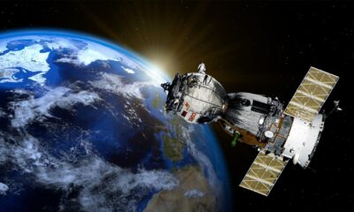 ARK Space & Defence Innovation UCITS ETF A USD Acc (ARXX ETF) med ISIN IE000ZEOCR03, är en aktivt förvaltad börshandlad fond (ETF). ARK Space & Defence Innovation ETF syftar till att investera i företag som leder, möjliggör eller drar nytta av innovation inom rymd- och försvarsteknik. Dessa är företag som investeringsförvaltaren anser ligger i framkant av disruptiv innovation inom områden som flyg- och rymdteknik, satellitteknik, nationell säkerhet och nästa generations militära system.