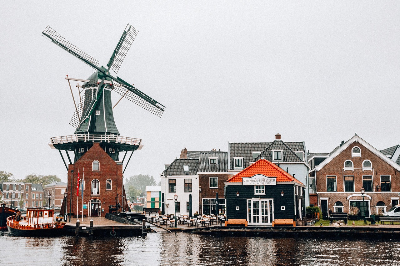 Xtrackers DJE Europe Equity Research UCITS ETF 1C EUR (XDJX ETF) med ISIN IE000VKFA2D2, har som investeringsmål att uppnå en positiv avkastning på medellång till lång sikt genom investeringar i aktier i stora och medelstora företag i Europa.