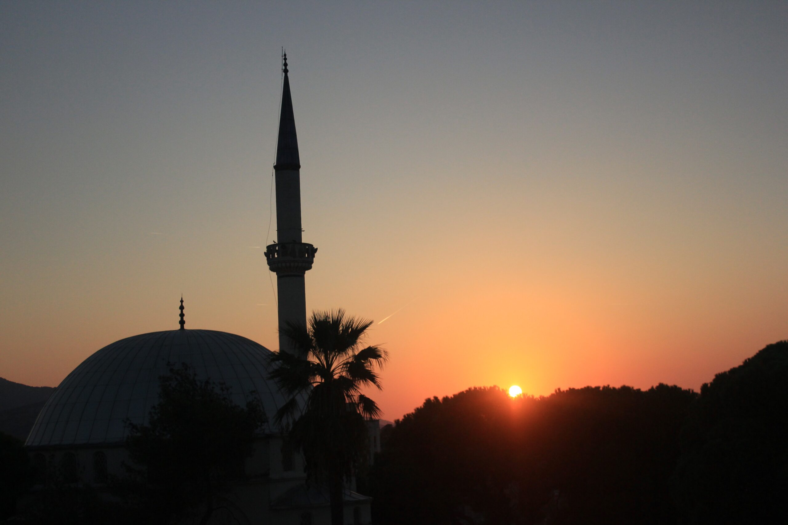Wahed Dow Jones Islamic World UCITS ETF (DJIW ETF) med ISIN IE00073MUWT4, är en aktivt förvaltad börshandlad fond.