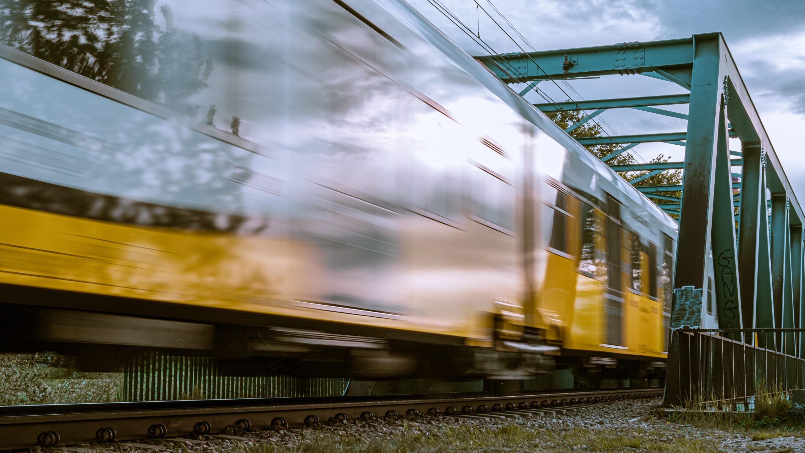 WisdomTree, en global finansiell innovatör, har idag tillkännagivit lanseringen av WisdomTree Europe Infrastructure UCITS ETF (WEIF). ETFen syftar till att följa pris- och avkastningsutvecklingen, före avgifter och kostnader, för WisdomTree Europe Infrastructure UCITS Index ("Indexet") och har en total kostnadskvot (TER) på 0,45 %. WEIF, noterat idag på Börse Xetra, Borsa Italiana, Euronext Paris, SIX Swiss Exchange och kommer att noteras på Londonbörsen den 18 mars 2026.