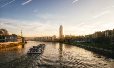 Data från Trackinsight visar att de emittenter som noterar EU-noterade börshandlade fonder hade en fantastisk start på år 2026. De har totalt sett nettoinflöden på över 100 miljarder euro under Q1 2026.