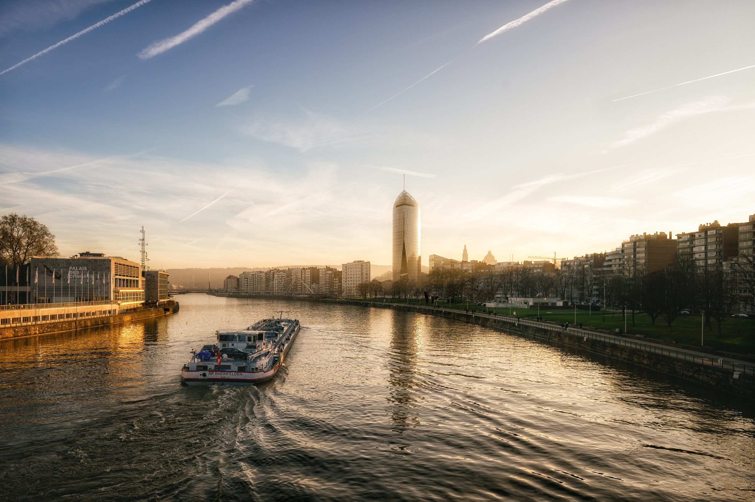 Data från Trackinsight visar att de emittenter som noterar EU-noterade börshandlade fonder hade en fantastisk start på år 2026. De har totalt sett nettoinflöden på över 100 miljarder euro under Q1 2026.